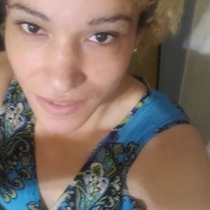 Meet your Posher, Elise